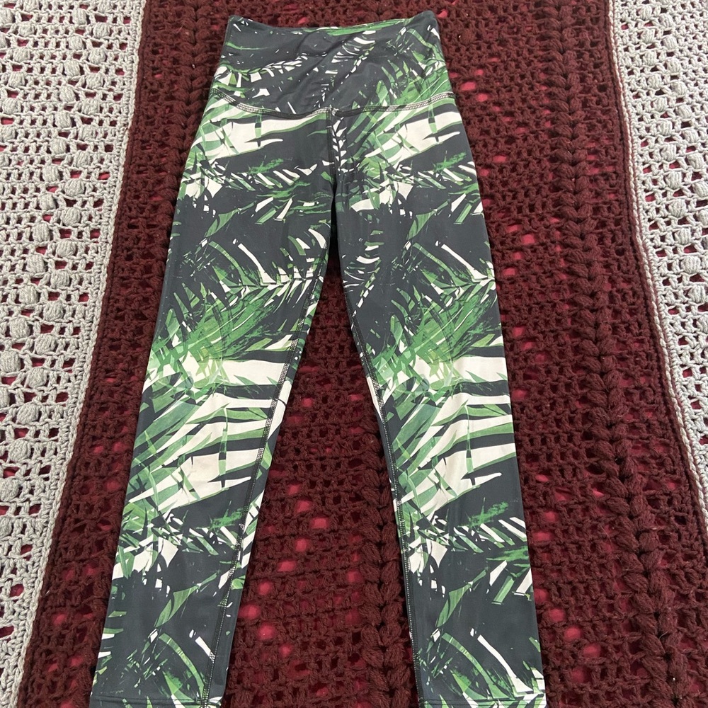 Beyond Yoga Jungle Print Leggings